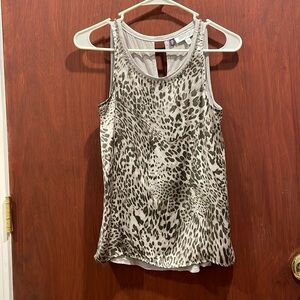🌸Jennifer Lopez Womens Top Gray Animal Print Rhinestone Neck XS petite